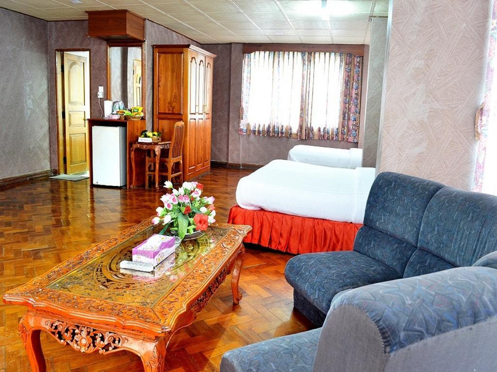 Excel Palace Hotel Γιανγκόν Εξωτερικό φωτογραφία